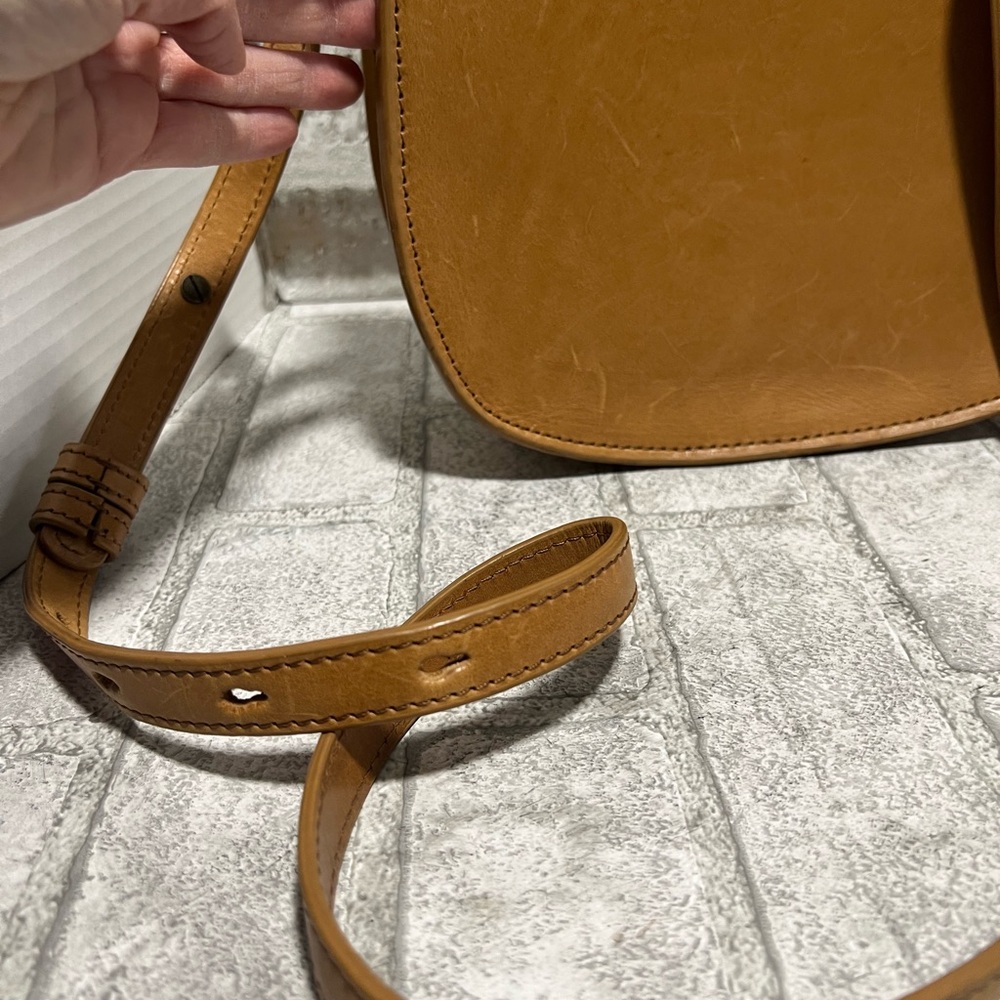 LL BEAN Tan Leather SADDLE BAG SHOULDER CROSSBODY Vintage - Picture 3 of 9